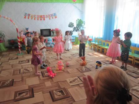 танец малышей